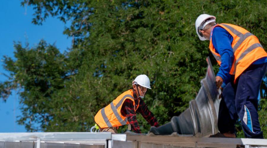 Professional residential roofers in Crystal Lake, IA